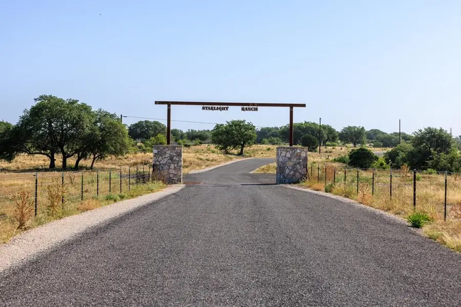 1249 Lester Ln, Junction, TX 76849 - Image #2