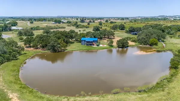 646 Victor Eckhardt Rd, Fredericksburg, TX 78624