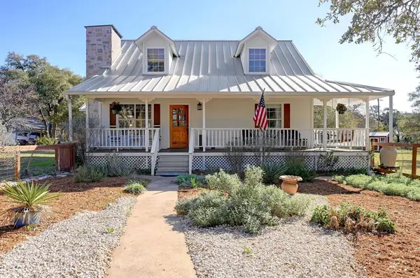 384 Sunset Ridge Rd, Blanco, TX 78606