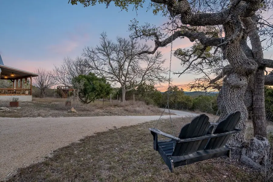 105 Valley View Trl, Comfort, TX 78013 - Image #2