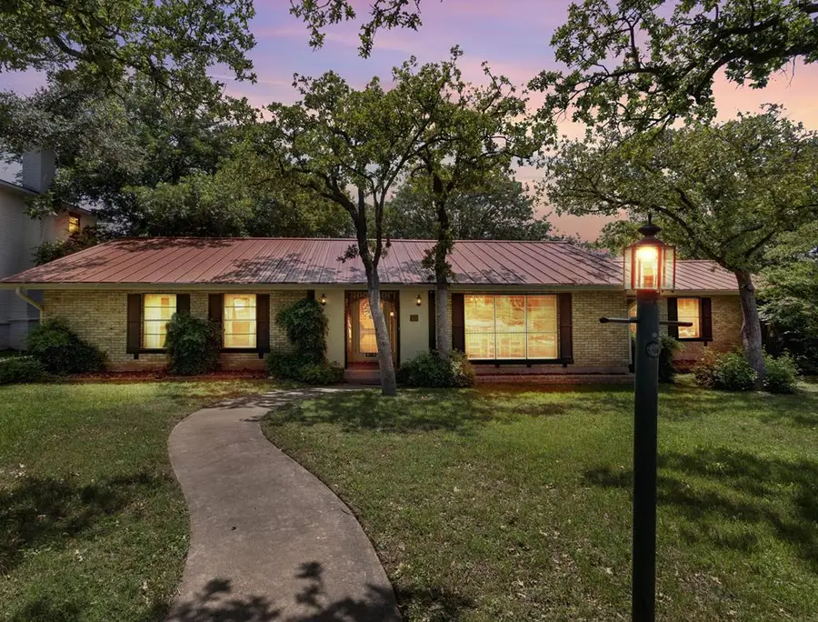 308 Tanglewood Dr, Fredericksburg, TX 78624 - Image #2