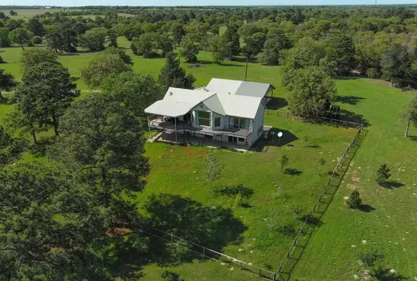 490 John Craft Rd, Red Rock, TX 78662