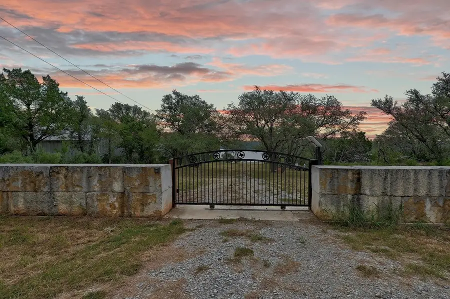 303 Lakeview Dr, Spicewood, TX 78669 - Image #3