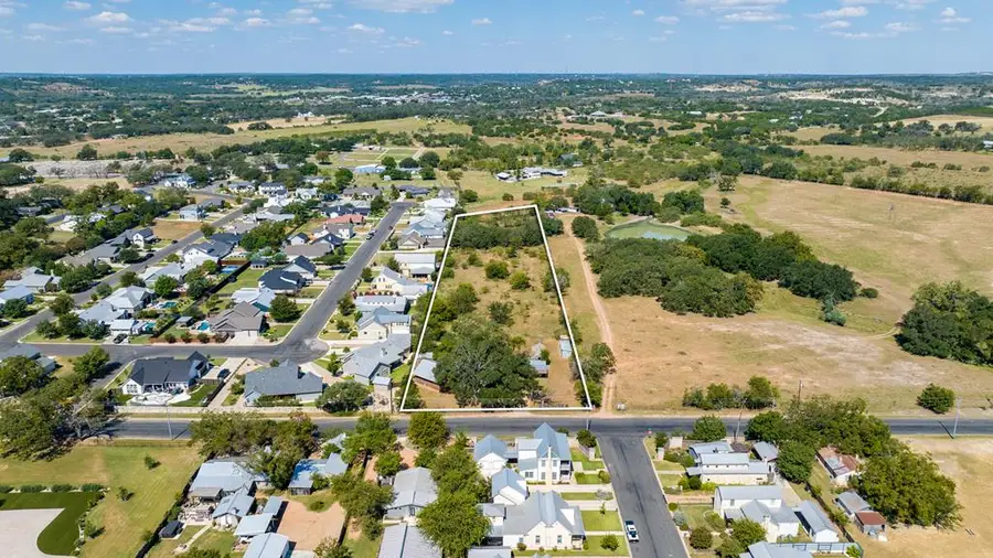 604 N Cherry St, Fredericksburg, TX 78624 - Image #3