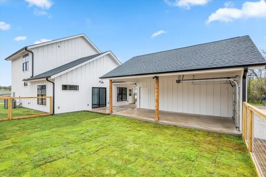 203 N Avenue J, Johnson City, TX 78636 - Image #3