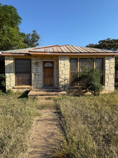 904 W College Ave, Mason, TX 76856