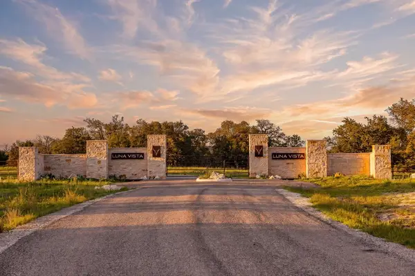 284 Dark Sky Path, Kerrville, TX 78028