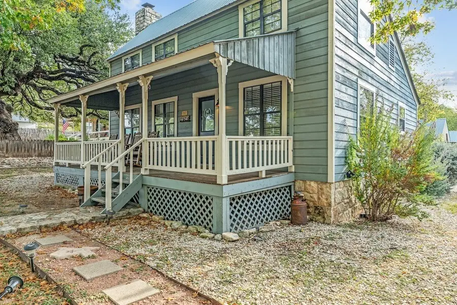 207 S Cherry St, Fredericksburg, TX 78624 - Image #3