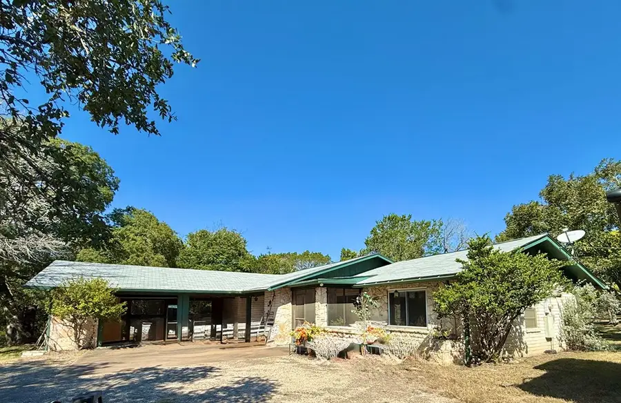 204 Aqua Vista Dr, Kerrville, TX 78028 - Image #2