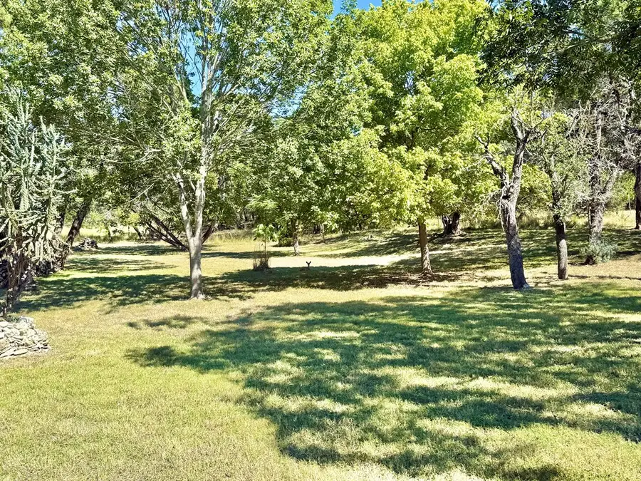 204 Aqua Vista Dr, Kerrville, TX 78028 - Image #3