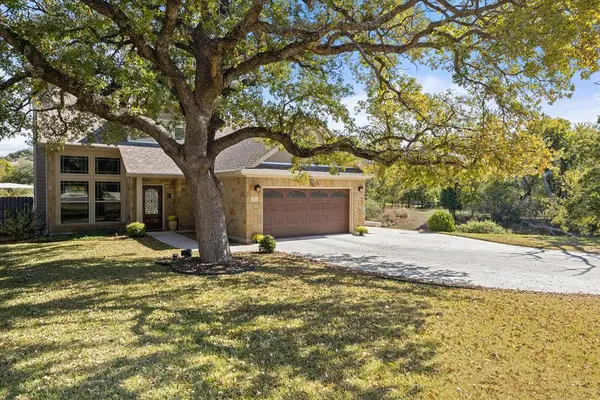 1201 Doe Run Hollow, Fredericksburg, TX 78624