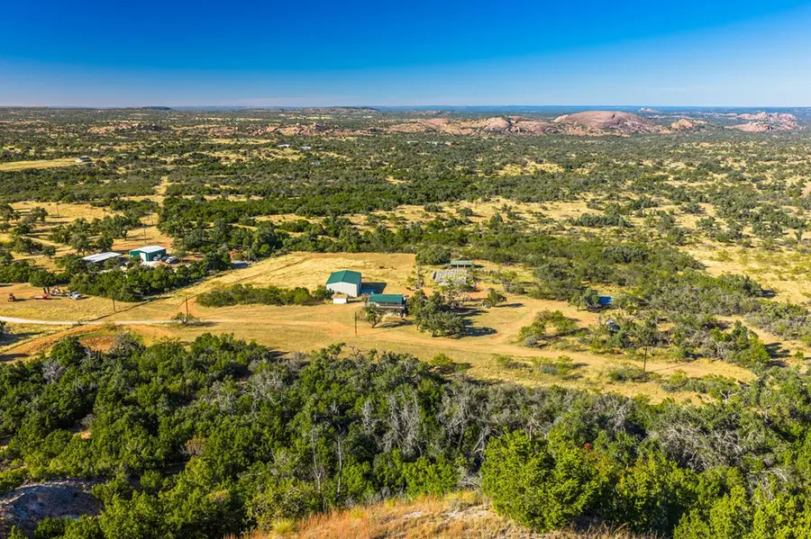 527 Walter Rd, Fredericksburg, TX 78624 - Image #2