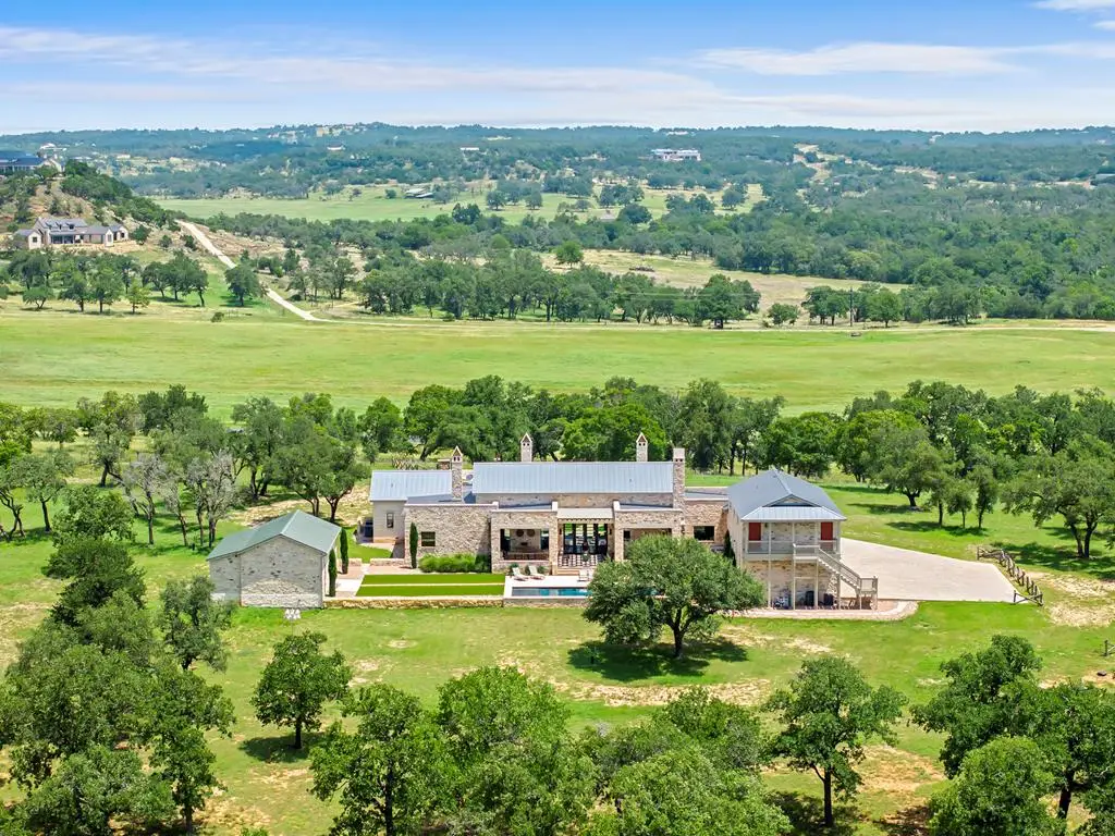 371 Achtzehn Rd, Fredericksburg, TX 78624 - Image #1