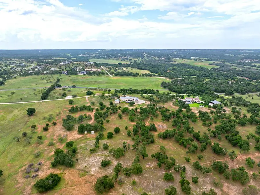 371 Achtzehn Rd, Fredericksburg, TX 78624 - Image #2
