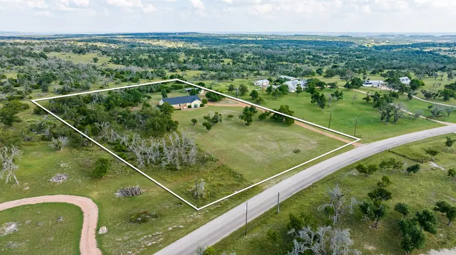 290 Cherry Mountain Loop, Fredericksburg, TX 78624 - Image #3