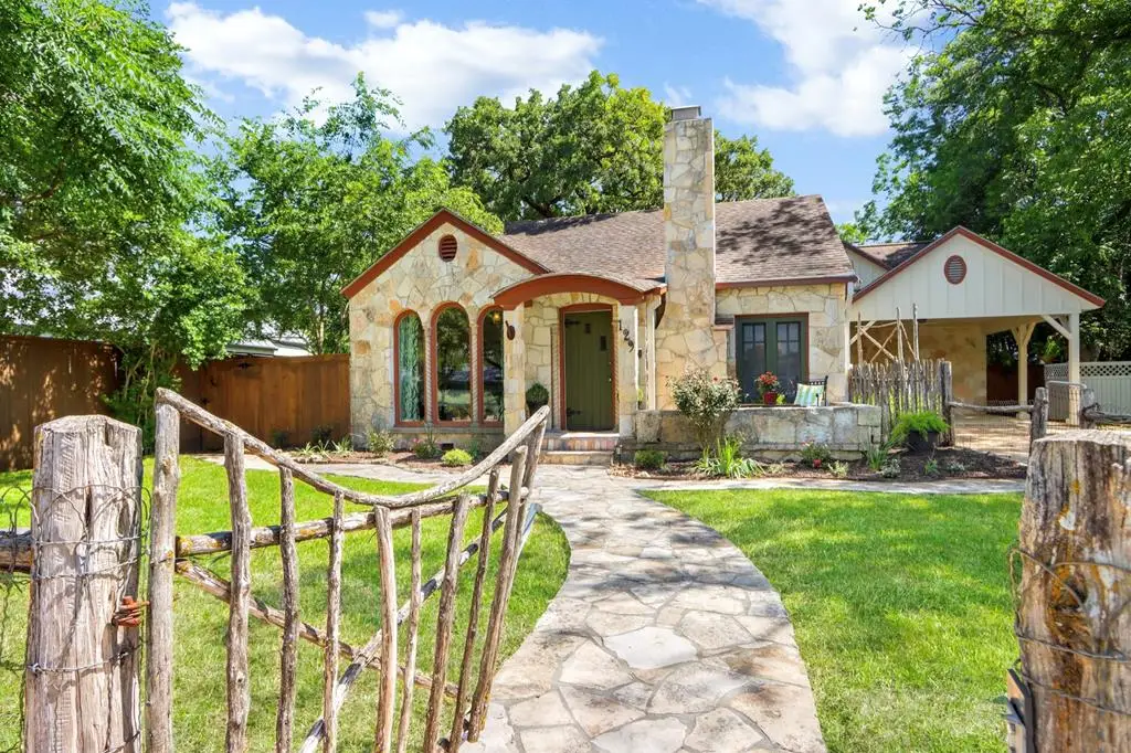129 E Evergreen, Boerne, TX 78006 - Image #1