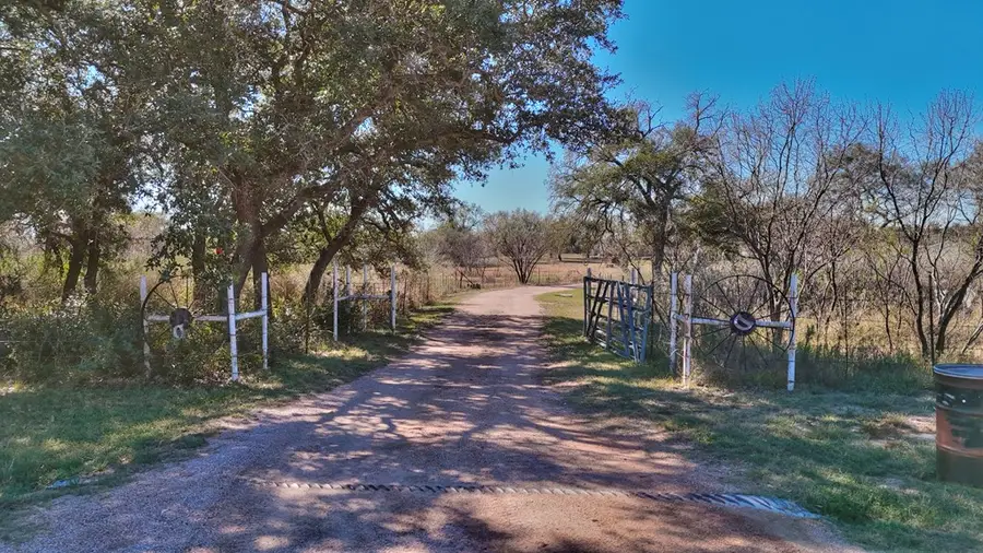 204 Lagitos Ln, Llano, TX 78643 - #3