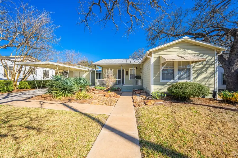 110 Beverly Dr, Fredericksburg, TX 78624 - Image #2