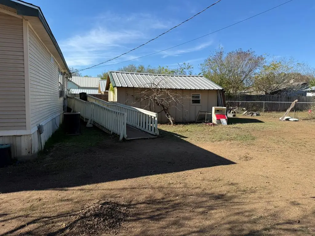 632 Academy St B, Blanco, TX 78606 - Image #1
