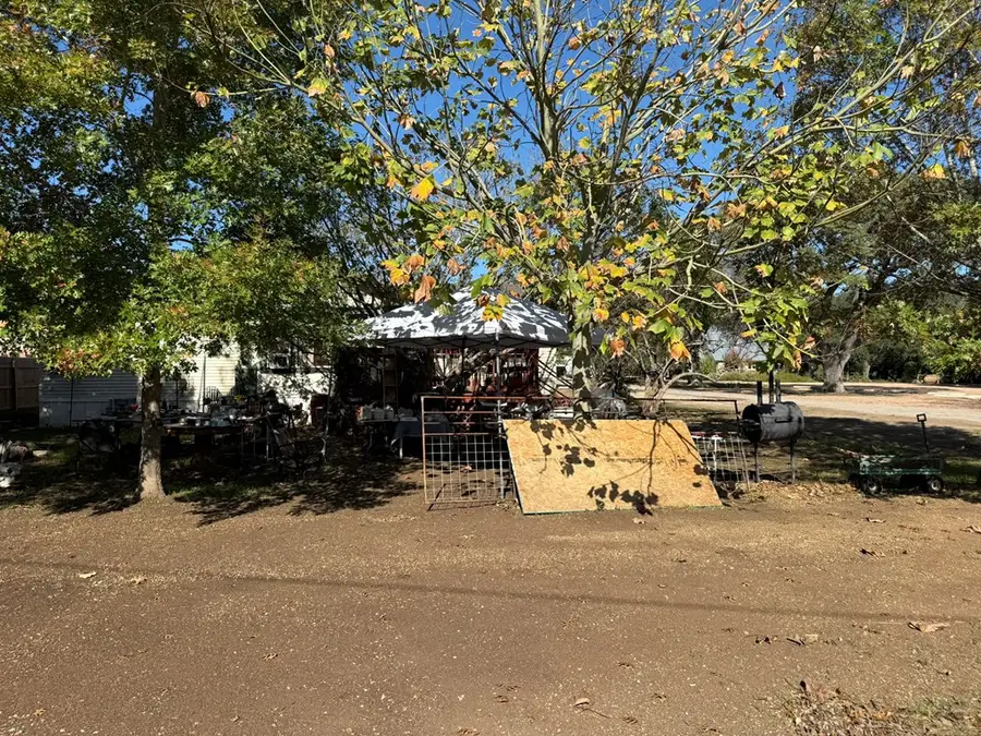 632 Academy St B, Blanco, TX 78606 - Image #2