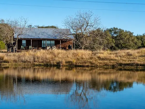 196 Hermit Hill Rd, Fredericksburg, TX 78624