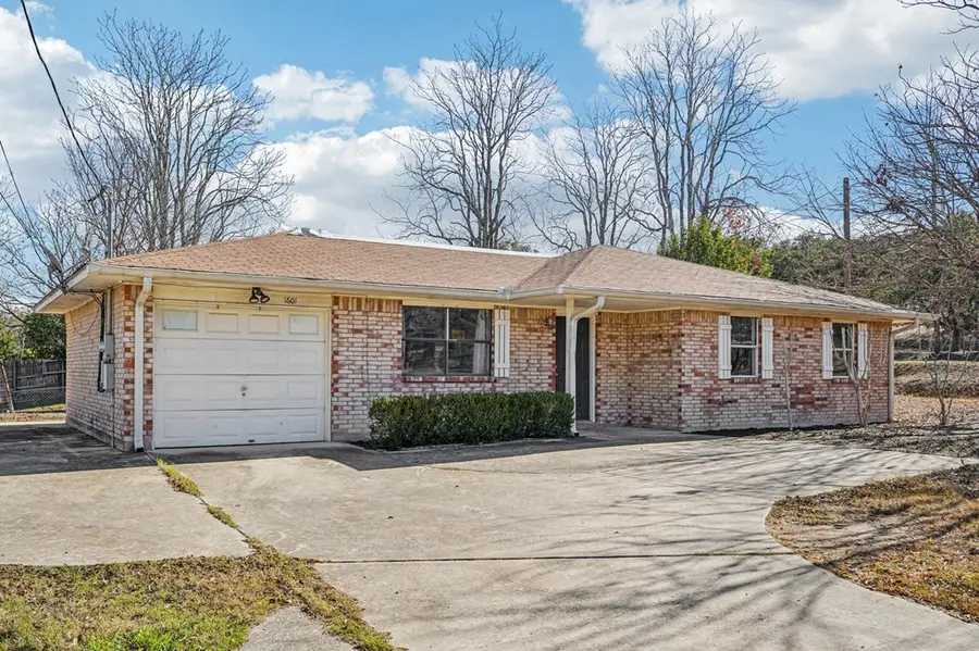 1601 Newton St, Kerrville, TX 78028 - Image #2