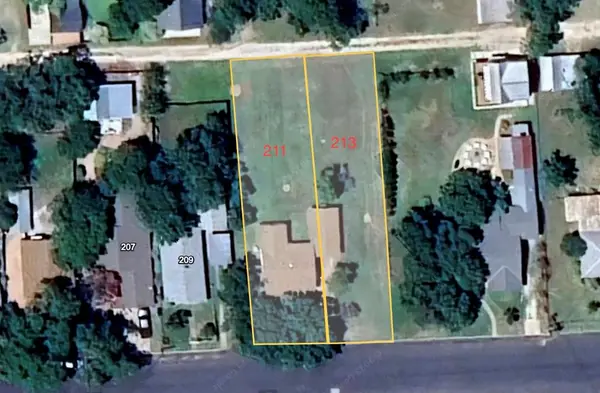 213 W Centre St, Fredericksburg, TX 78624