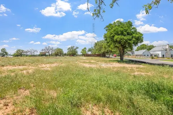 1001 W Travis St, Fredericksburg, TX 78624