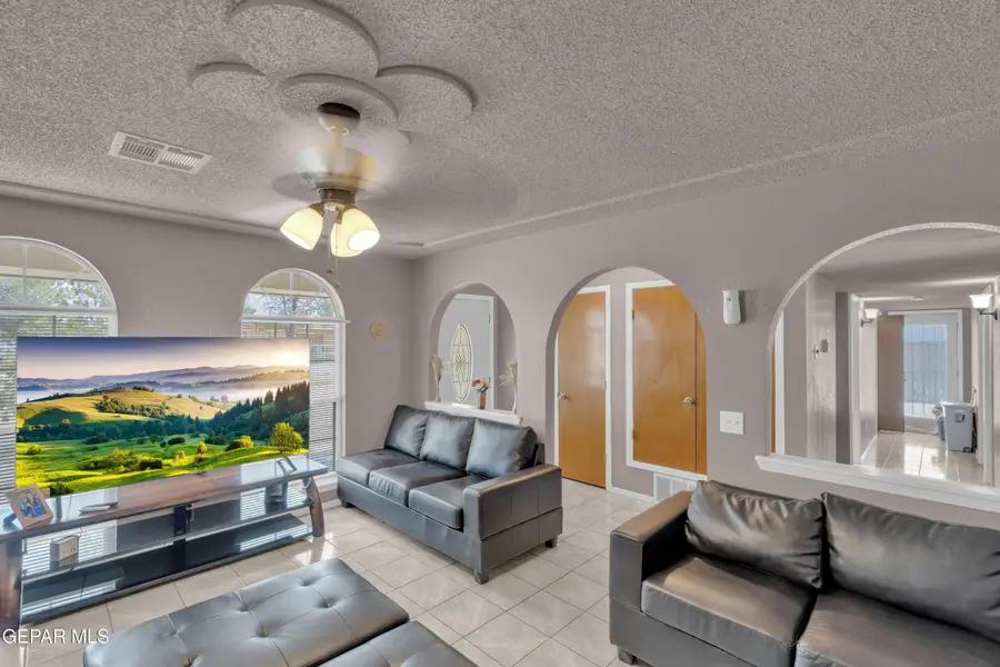 10530 Fuente Street, Socorro, TX 79927 - Image #2