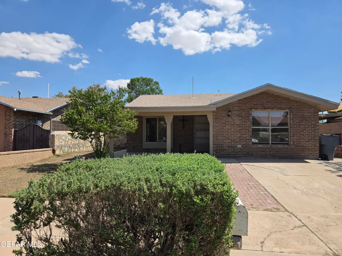 9745 Staubach Drive, El Paso, TX 79927 - Image #1