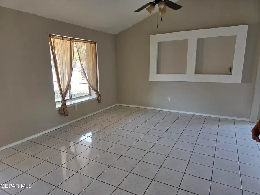 9745 Staubach Drive, El Paso, TX 79927 - Image #2