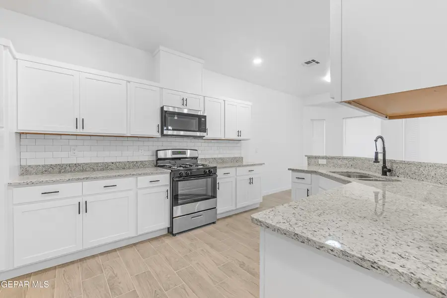 471 Huereque Drive #B, Socorro, TX 79927 - Image #2