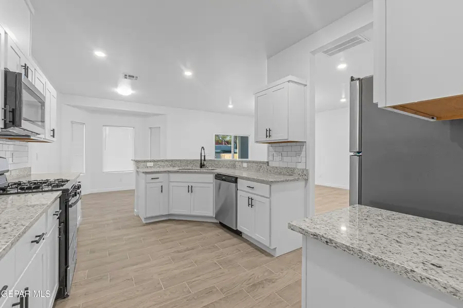 471 Huereque Drive #B, Socorro, TX 79927 - Image #3