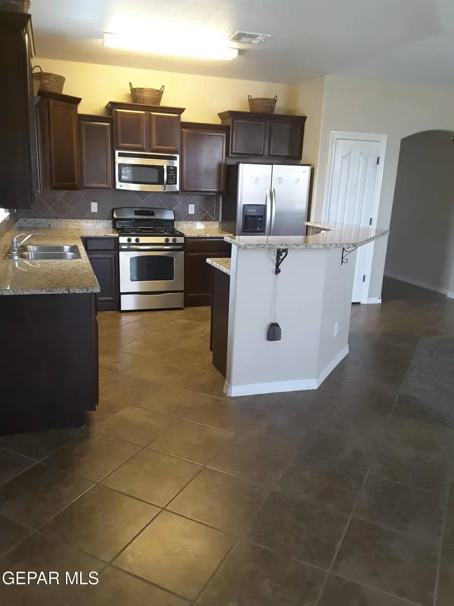 356 Emerald Acres Street, Horizon City, TX 79928 - #3