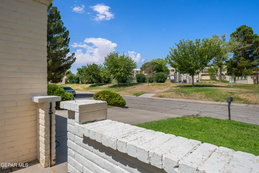 157 Jeweled Mesa Drive, Santa Teresa, NM 88008 - Image #2