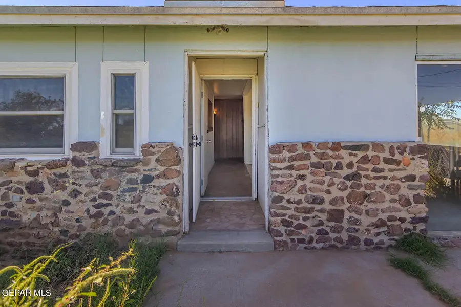 304 Luna Azul Drive, Chaparral, NM 88081 - Image #2