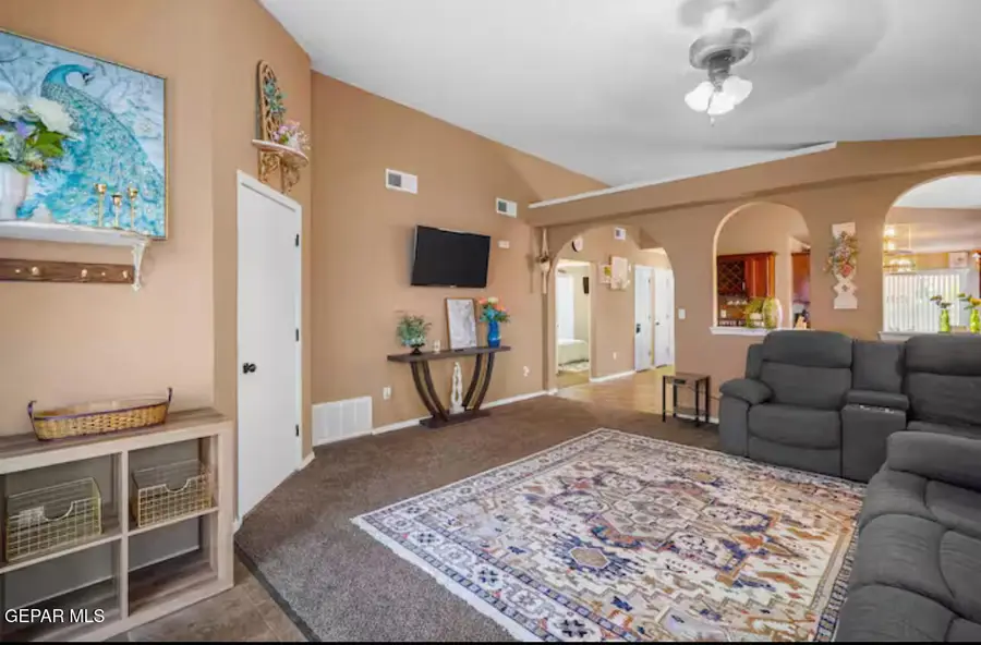 14267 Desert Cactus Drive, Horizon City, TX 79928 - Image #2