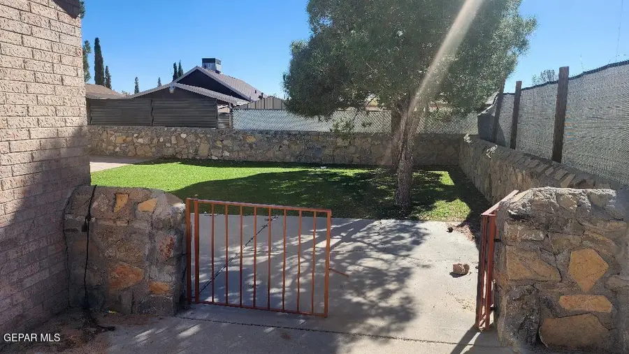 11960 King Guard Drive, El Paso, TX 79936 - Image #3