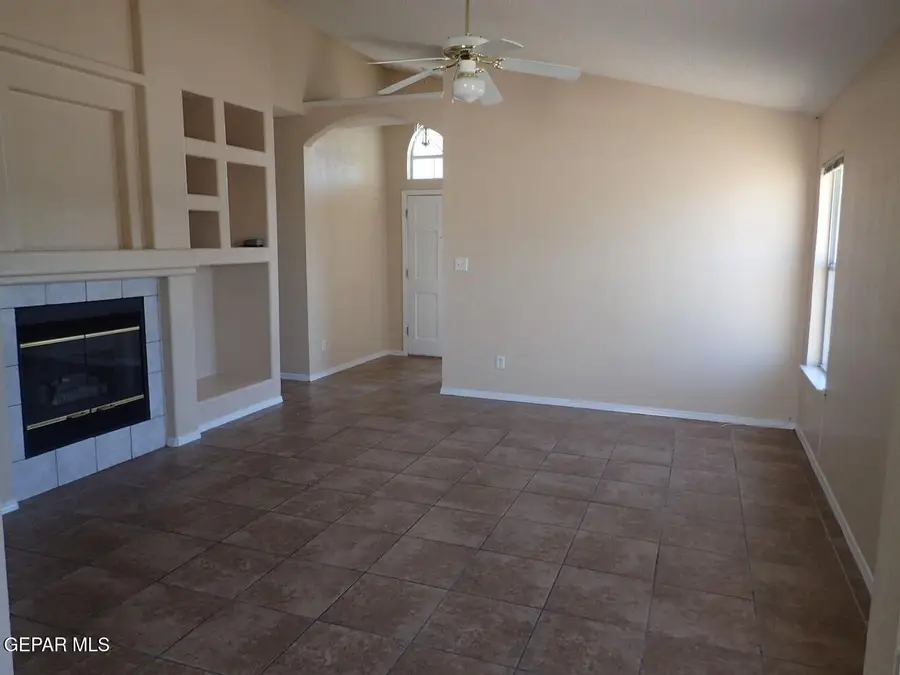 3713 La Cuesta Drive, El Paso, TX 79936 - Image #3