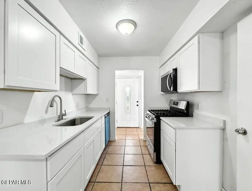 1604 James Chisum Drive, El Paso, TX 79936 - Image #3