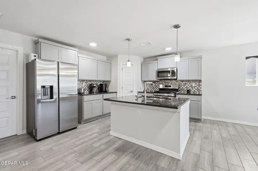 321 Via Cumbre Linda Circle, El Paso, TX 79928 - Image #3