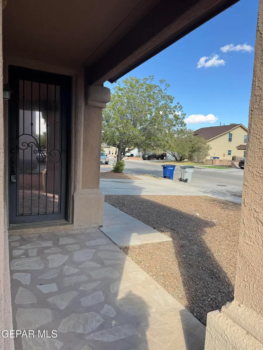 11217 North View Drive, El Paso, TX 79934 - Image #3