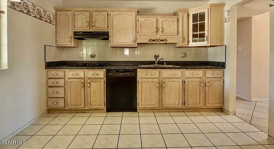 8341 Loma Terrace Road, El Paso, TX 79907 - Image #3