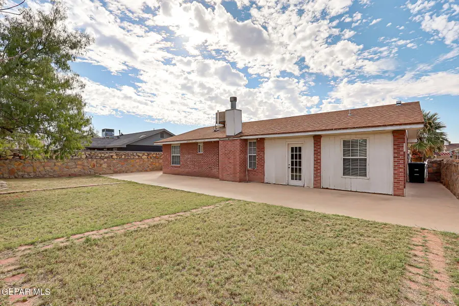 156 Lago Grande Dr Drive, Horizon City, TX 79928 - Image #3