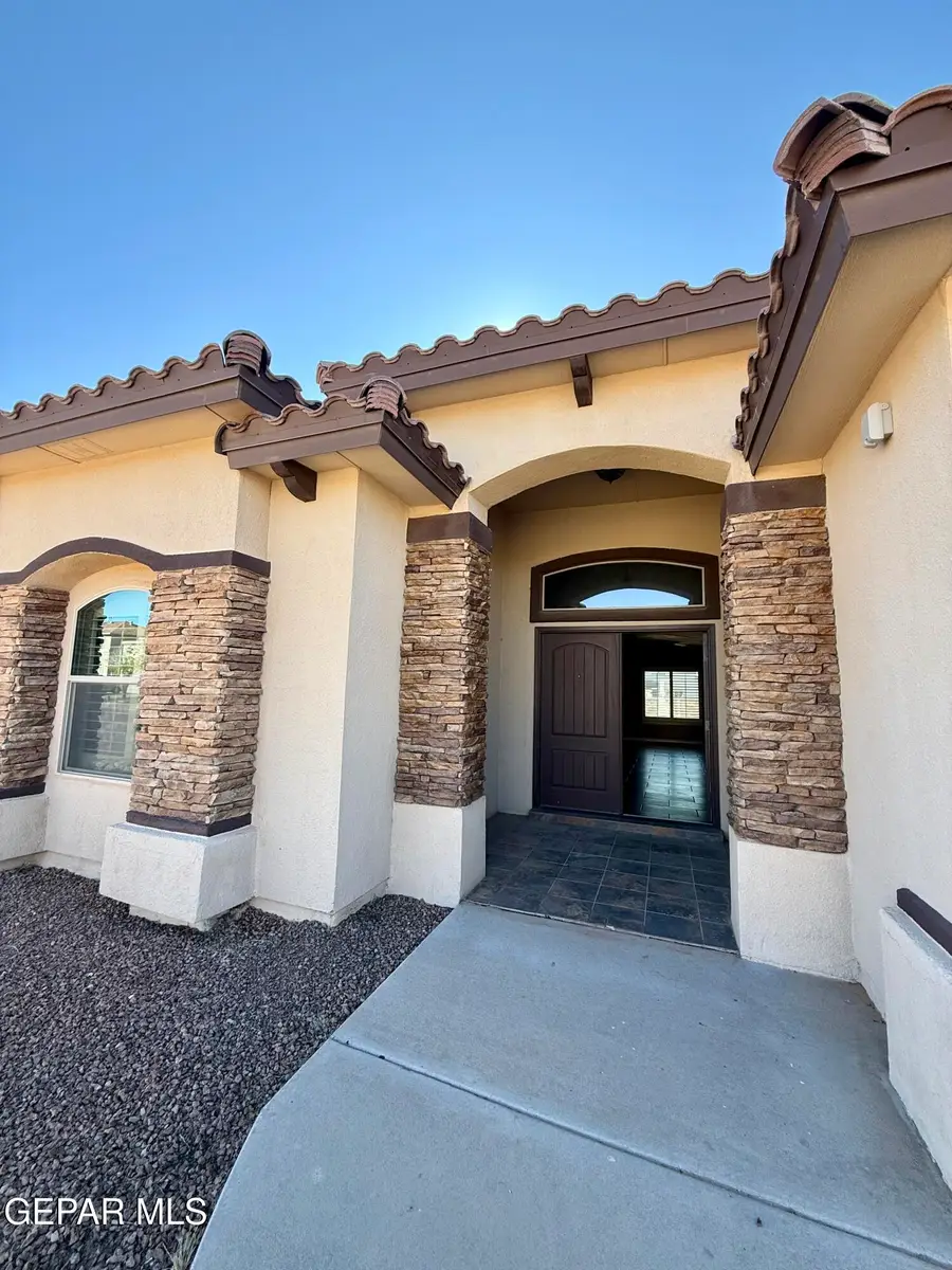 14532 Christian Castle, El Paso, TX 79938 - Image #2