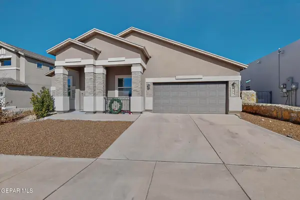 2178 Enchanted Crest Dr, El Paso, TX 79911