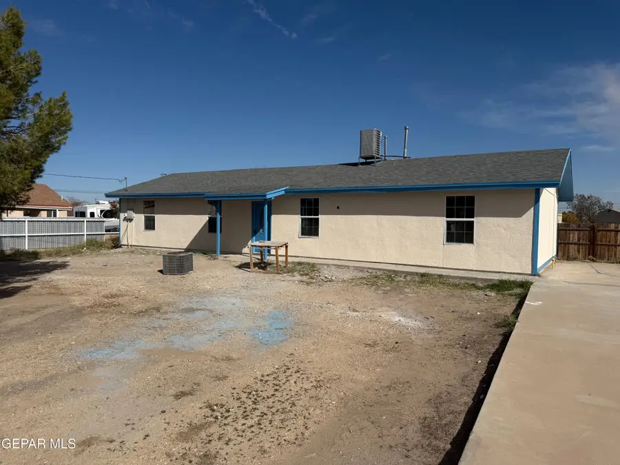 11711 Flor Del Rio Street, Socorro, TX 79927 - Image #2