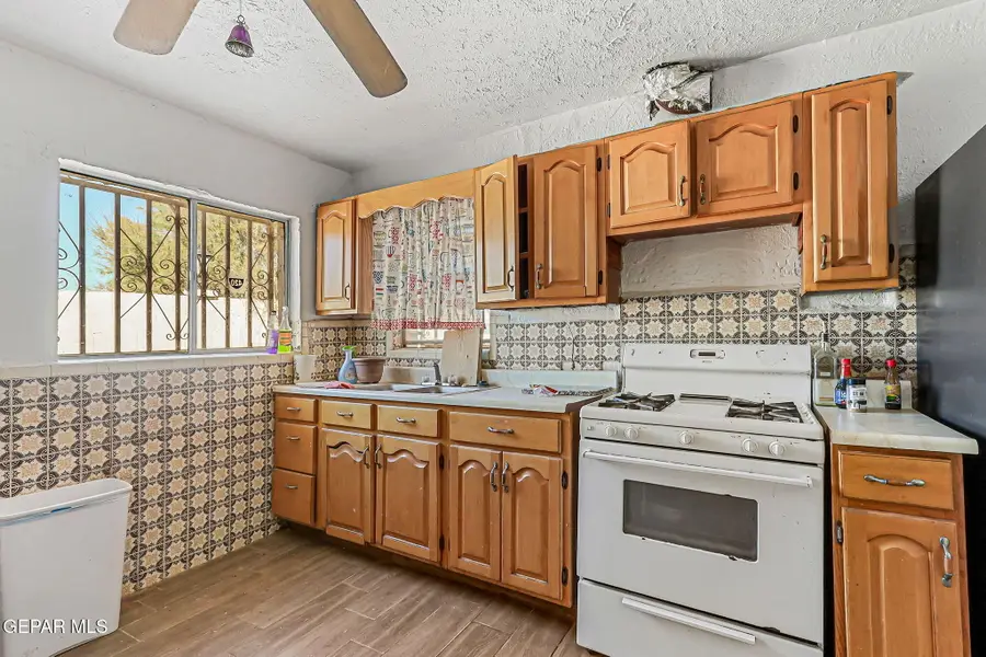 148 Champie Lane, El Paso, TX 79915 - Image #3