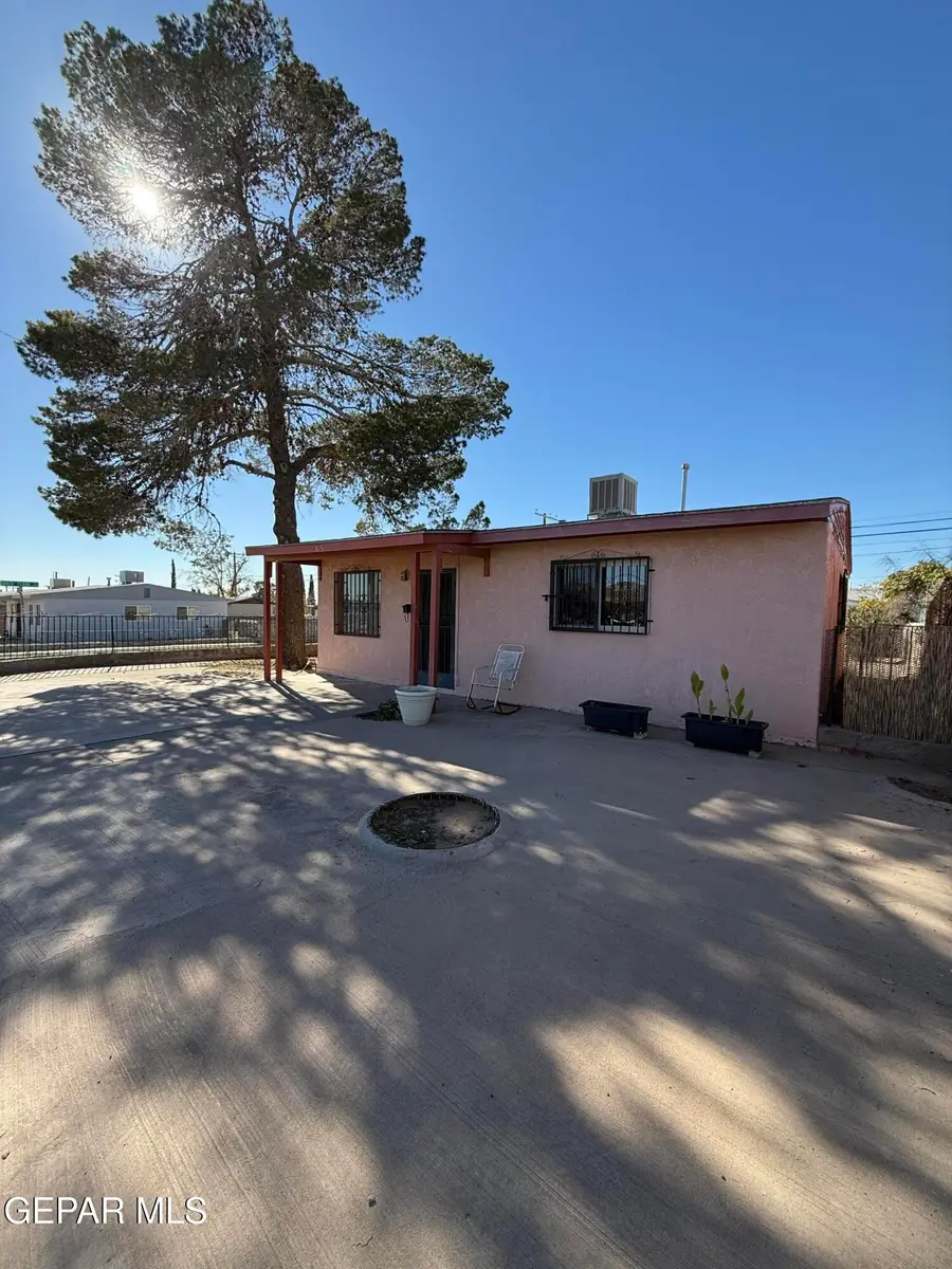 813 Santa Barbara Drive, El Paso, TX 79915 - Image #3