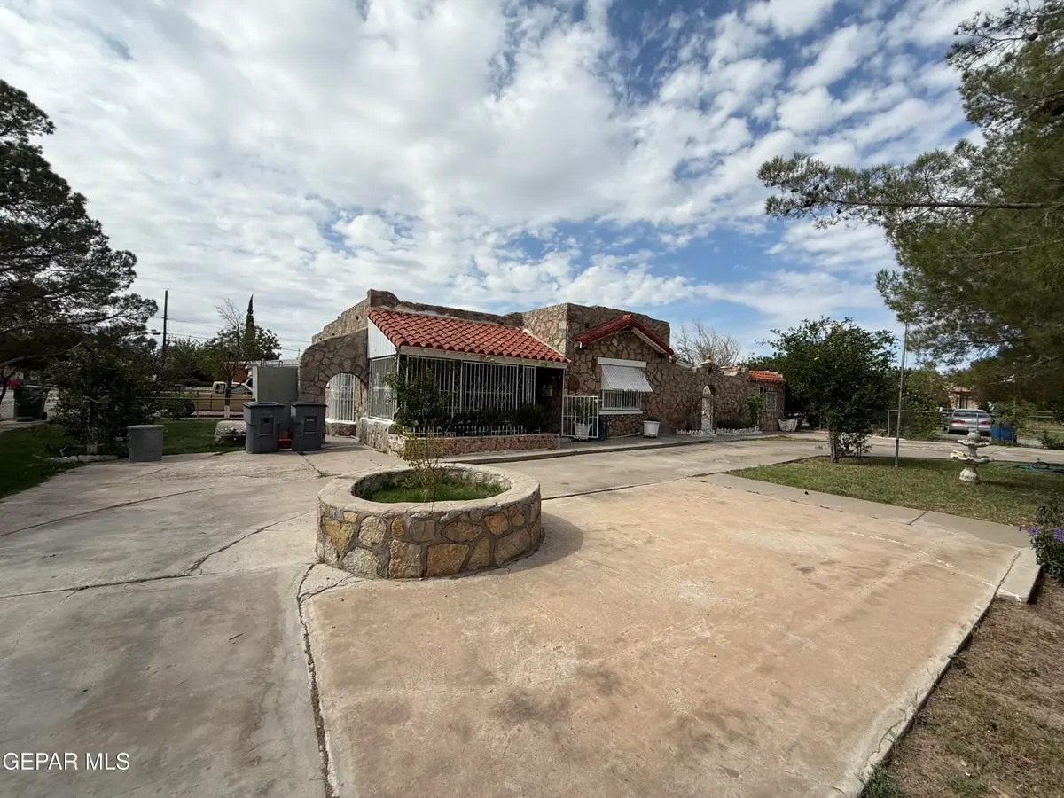 251 S Collingsworth Street, El Paso, TX 79905 - Image #1